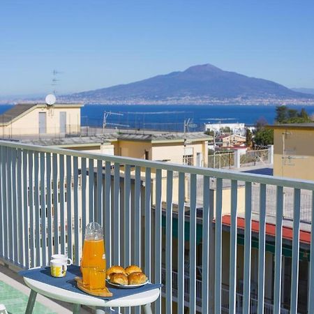 Appartement Super Attico Vista Mare Con Piscina à Sorrente Extérieur photo