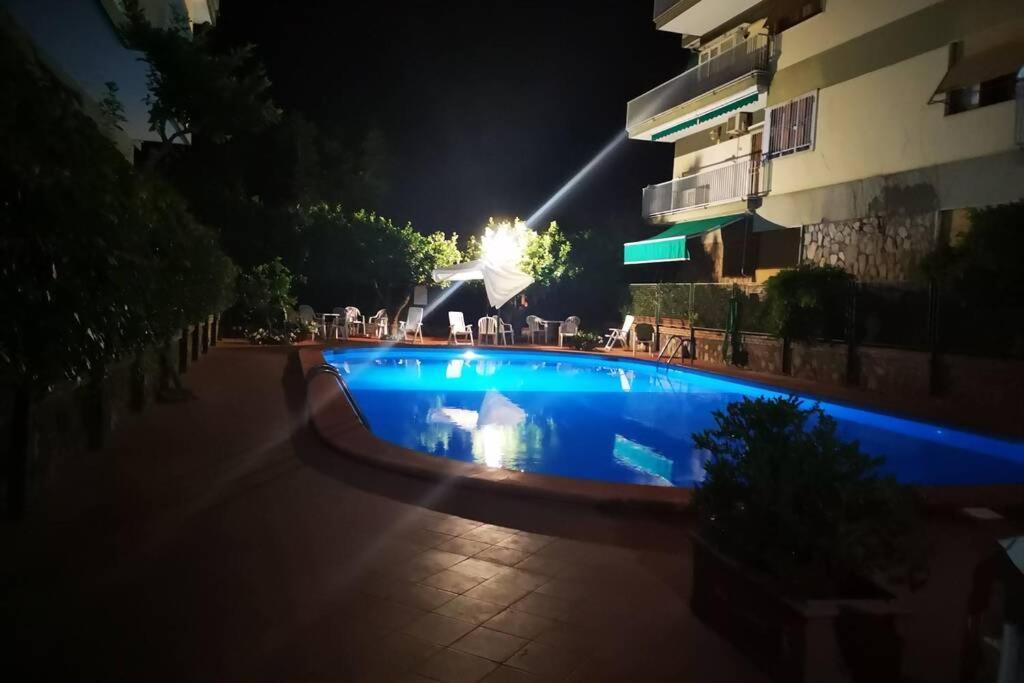 Appartement Super Attico Vista Mare Con Piscina à Sorrente Extérieur photo