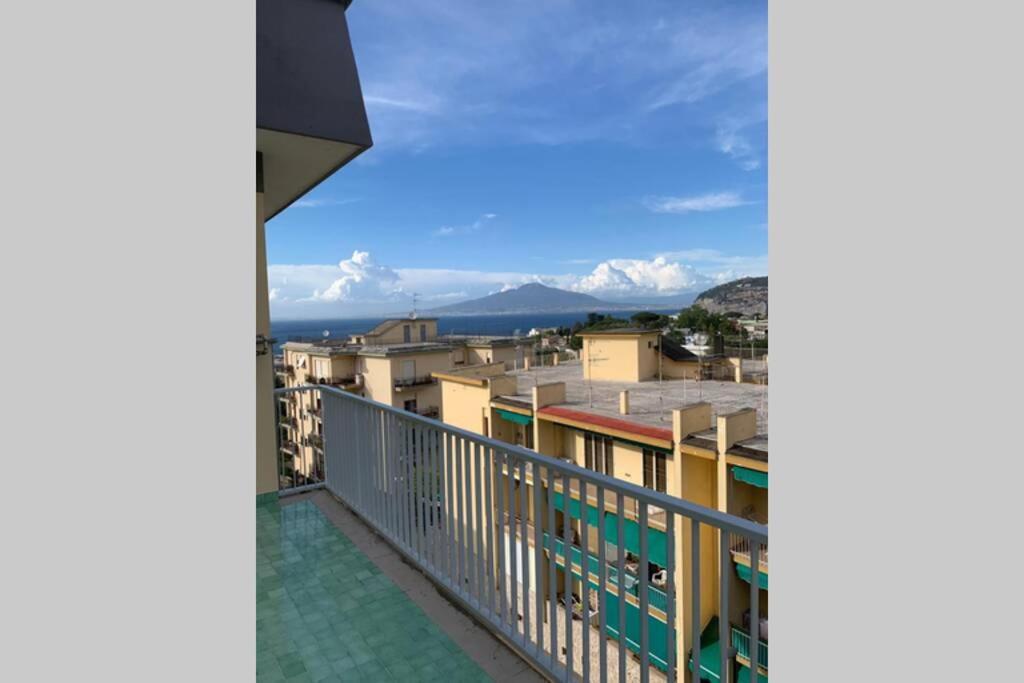 Appartement Super Attico Vista Mare Con Piscina à Sorrente Extérieur photo