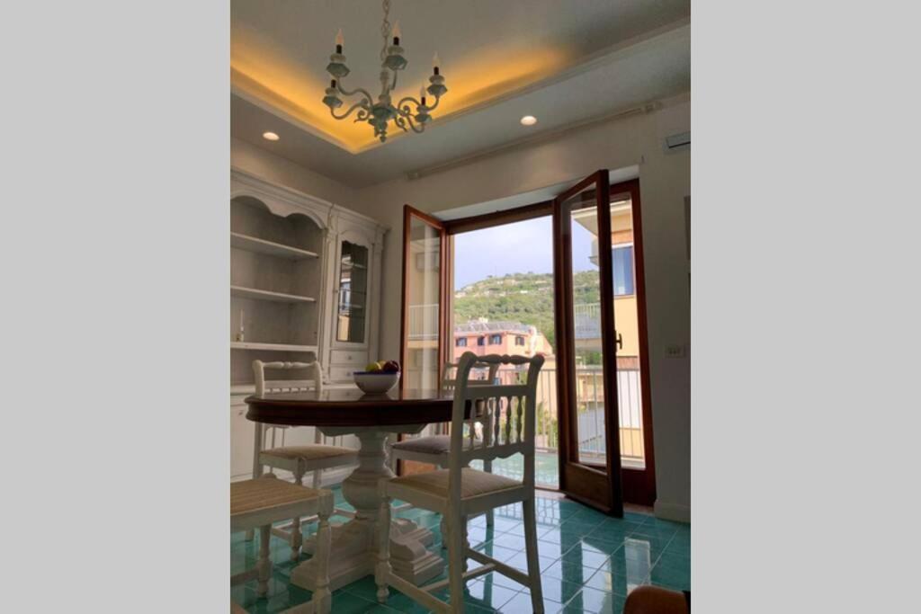 Appartement Super Attico Vista Mare Con Piscina à Sorrente Extérieur photo