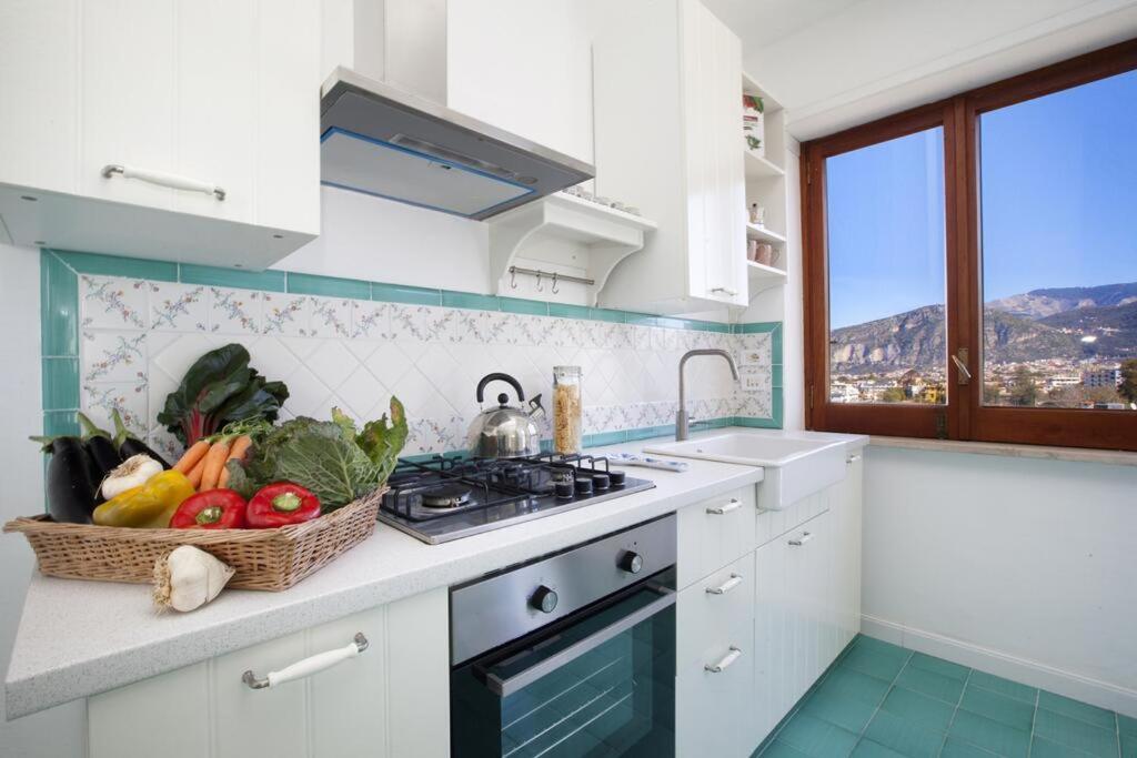 Appartement Super Attico Vista Mare Con Piscina à Sorrente Extérieur photo