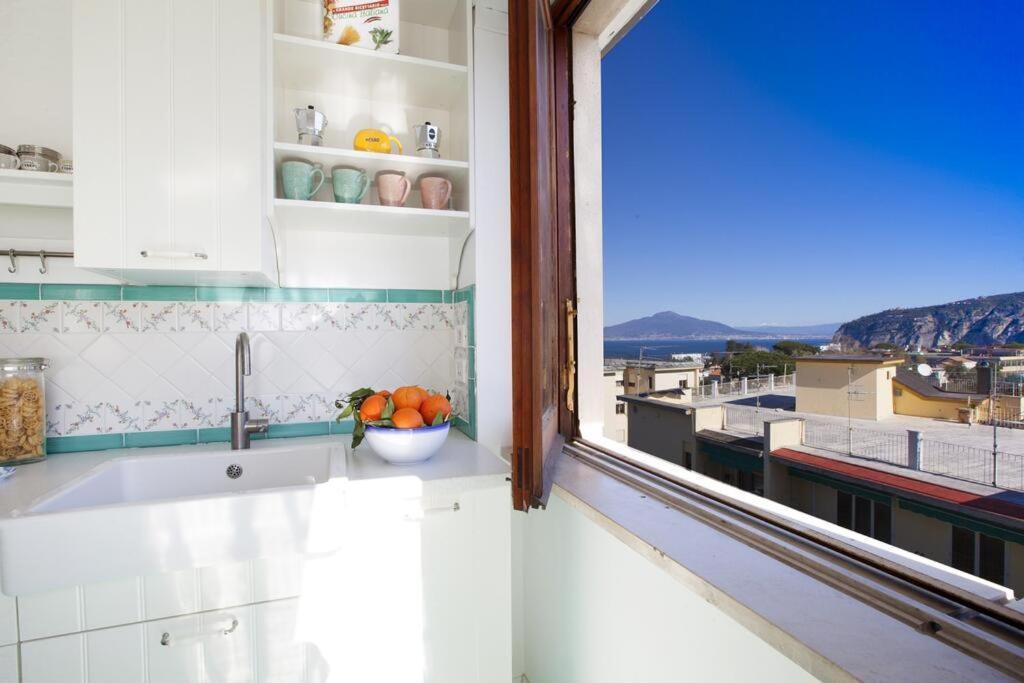 Appartement Super Attico Vista Mare Con Piscina à Sorrente Extérieur photo